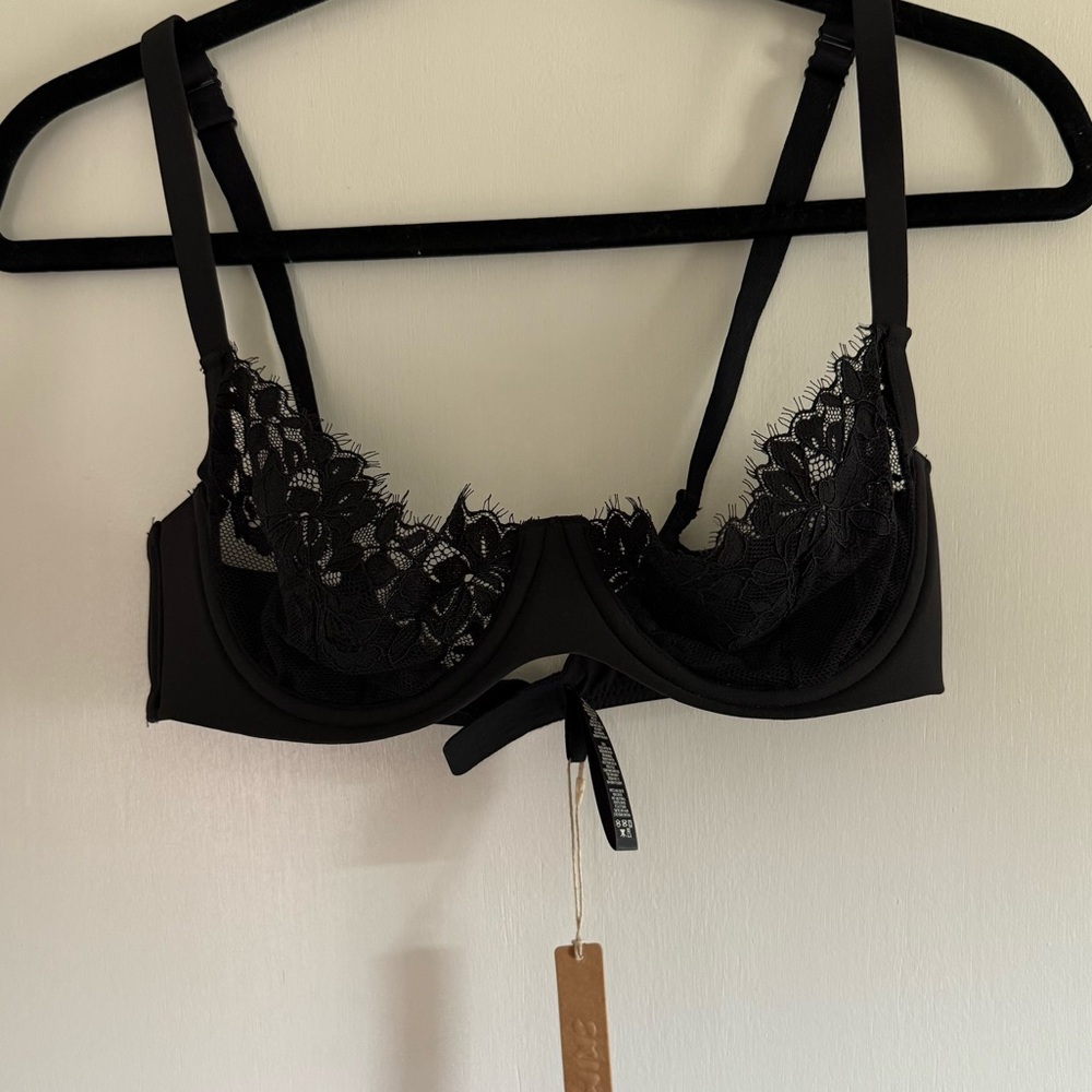 NWT SKIMS Black Femme Lace Scoop Bra Unlined 36B